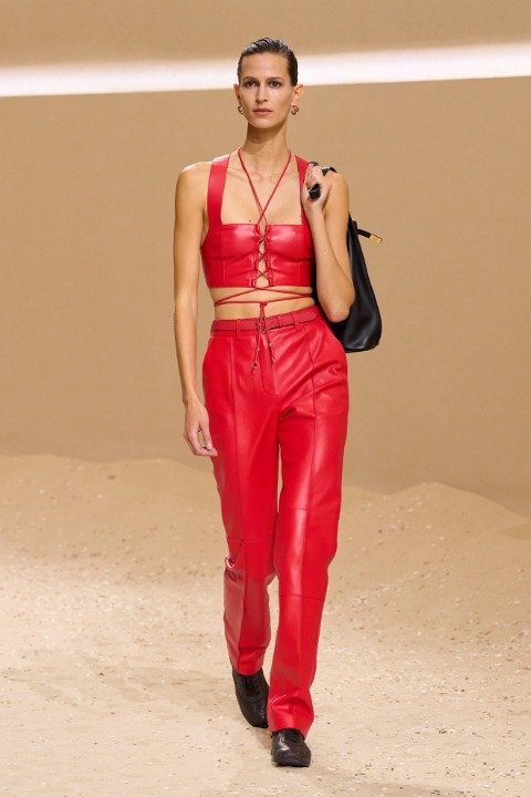 Paris Moda Haftası: Hermès İlkbahar/Yaz 2026 / 8