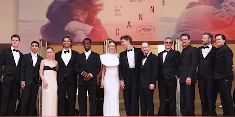 Cannes’da Yıldızlarla Dolu Bir Hırmızı Halı 