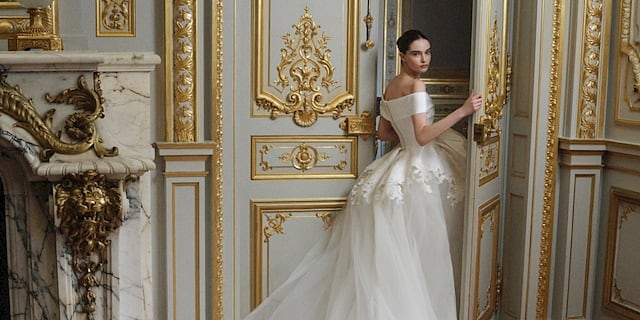 Elie Saab'ın Gelinlikleri Yaşayan Tablolardan Esinleniyor