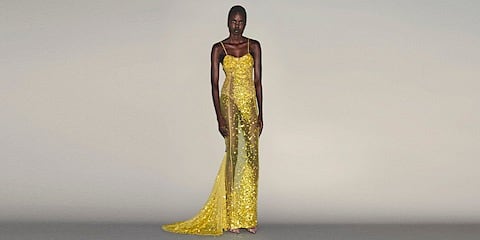 Kış Düğünlerine Mi Davetlisiniz: Soğuğa Meydan Okuyan Elbise Seçimleri