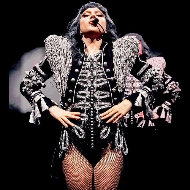 Komuta Geri Döndü: Militer Ceket Meselesi