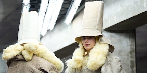 Paris Moda Haftası: Comme Des Garçons İlkbahar/Yaz 2026