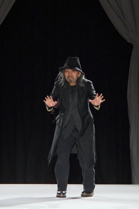 Paris Moda Haftası: Yohji Yamamoto İlkbahar/Yaz 2026 / 14