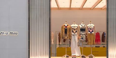 Miu Miu “Summer Reads” Geri Döndü