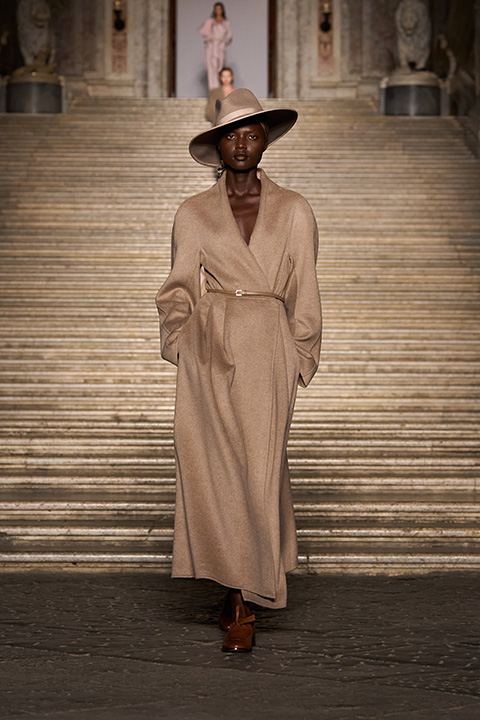 Max Mara 2026 Resort Koleksiyonu Napoli’de Tanıtıldı / 7