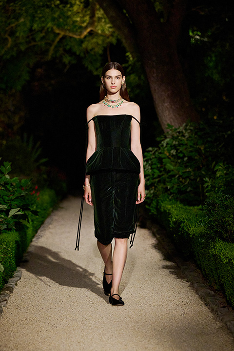 Dior'un Yeni Yüksek Mücevher Koleksiyonu Tanıtıldı / 12