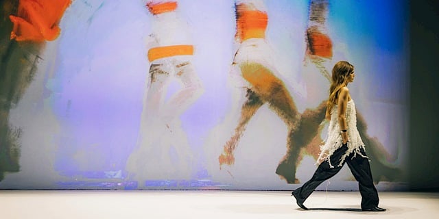 H&M, Nick Knight'ın Kreatif Vizyonu ile Londra Moda Haftası’nda