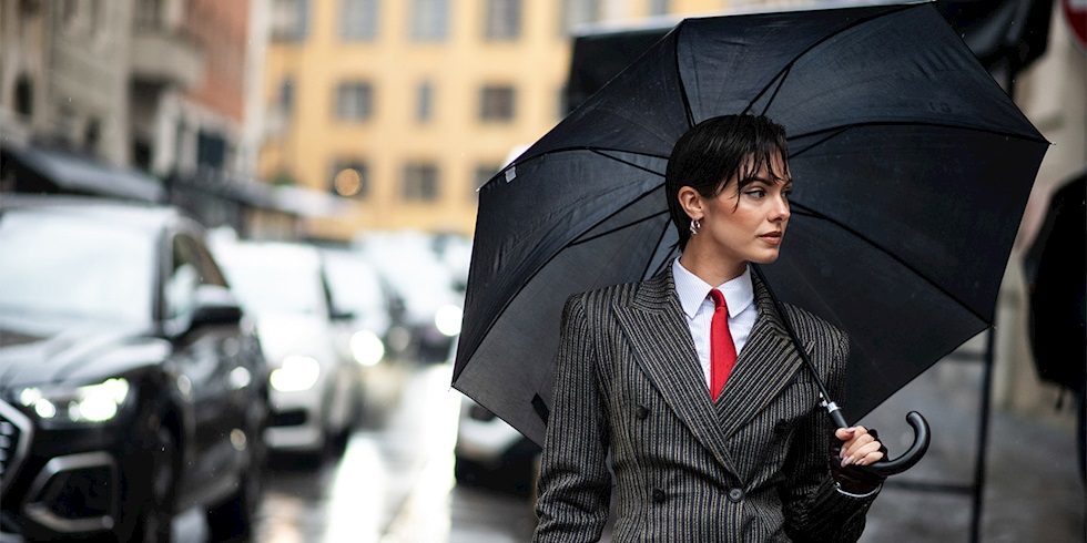 Yağmurlu Günlerde Saçlara Söz Geçirmenin Yolları