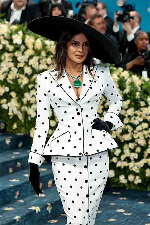 Met Gala'da Göz Kamaştıran Mücevherler / 17