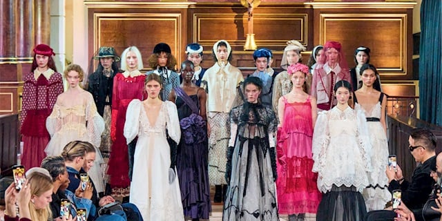 Gündüzden Geceye Dantel Geri Döndü