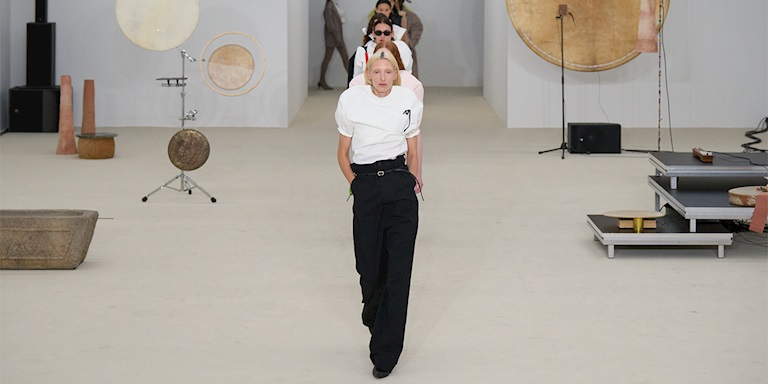 Paris Moda Haftası: Issey Miyake İlkbahar/Yaz 2026