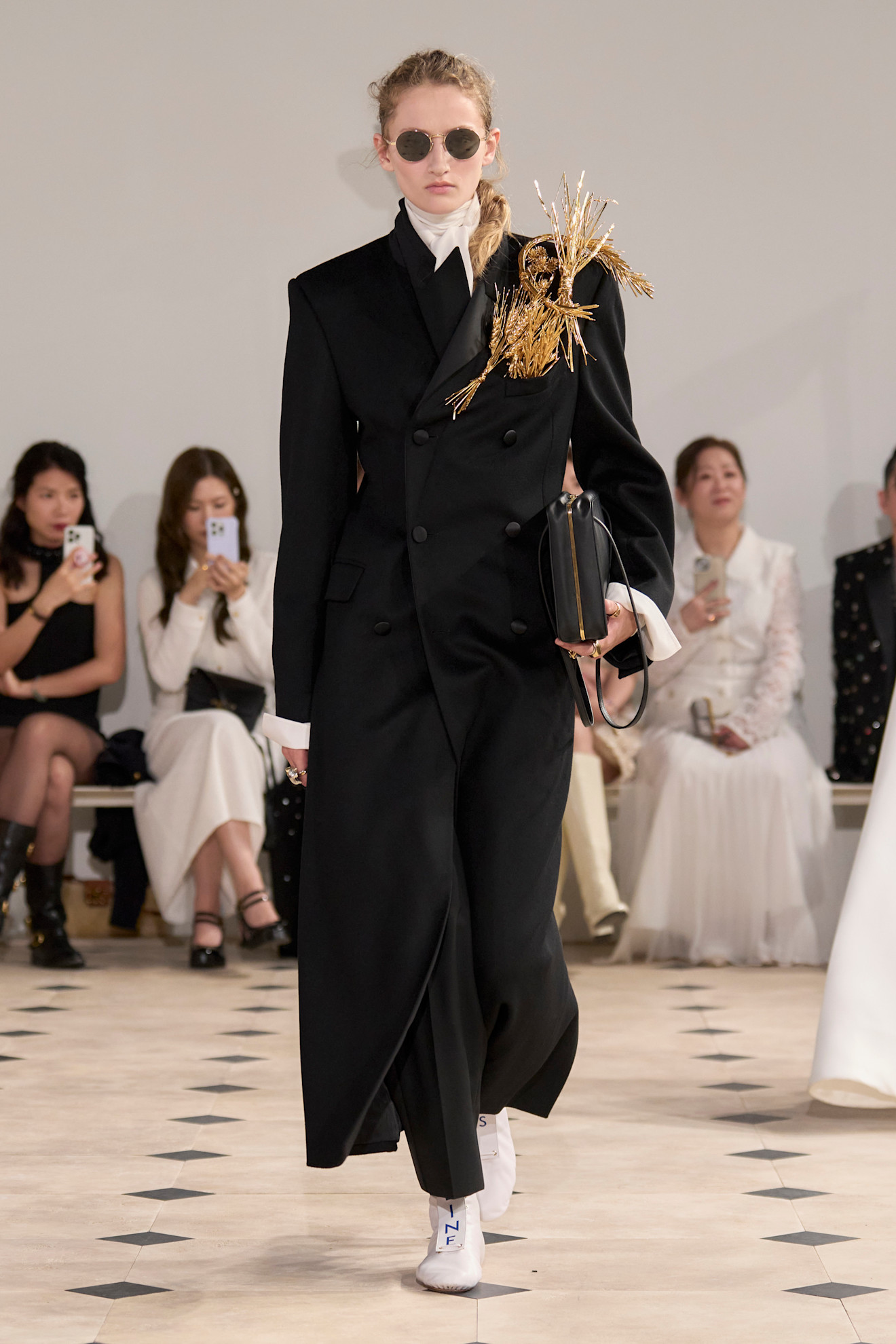 Paris Moda Haftası: Celine İlkbahar/Yaz 2026 Koleksiyonu / 14