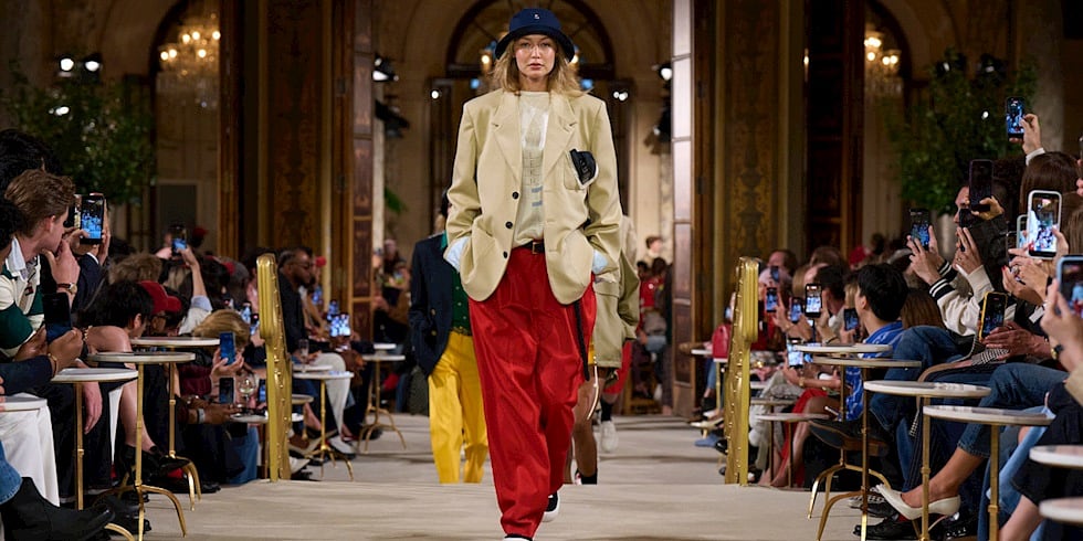 New York Moda Haftası Tommy Hilfiger İlkbahar/Yaz 2027: Amerikan Stilinin Güncel Hali