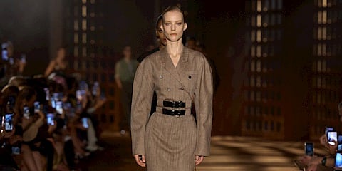 Milano Moda Haftası Ferragamo İlkbahar/Yaz 2027: Fotoğraftan İlhamla