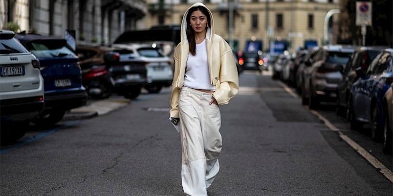 Kışın Beyaz Giyme Sanatı 101: 6 Modern Stil Önerisi