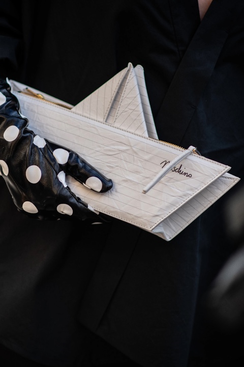 Milano Moda Haftası Sokak Görünümlerinde Dikkatimizi Çeken Çantalar / 6