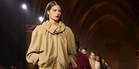 Paris Moda Haftası Victoria Beckham İlkbahar/Yaz 2027: Hafifliğin Yeni Hali