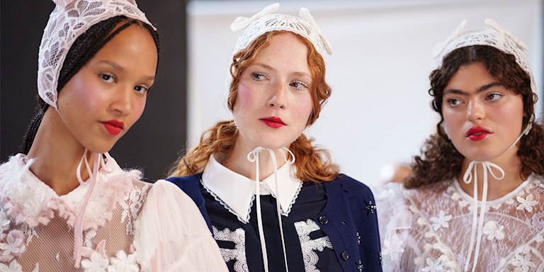 Podyum Raporu: Bora Aksu’nun Porselen Bebekleri